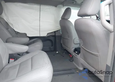 2015 Toyota Sienna Xle 8 Passenger from USA, damaged, VIN 5TDYK3DC0FS661987